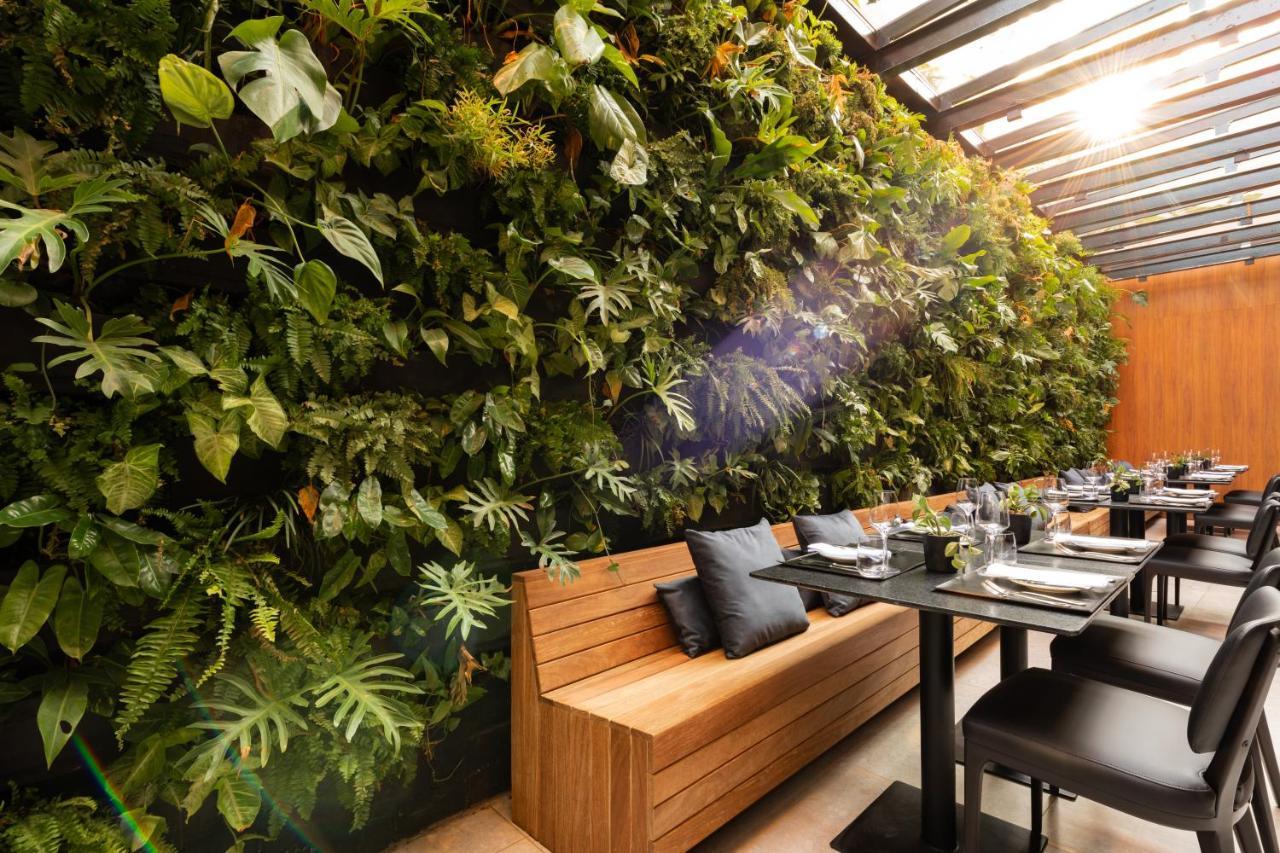 Ba'Ra Hotel João Pessoa Exterior foto Living wall at the restaurant